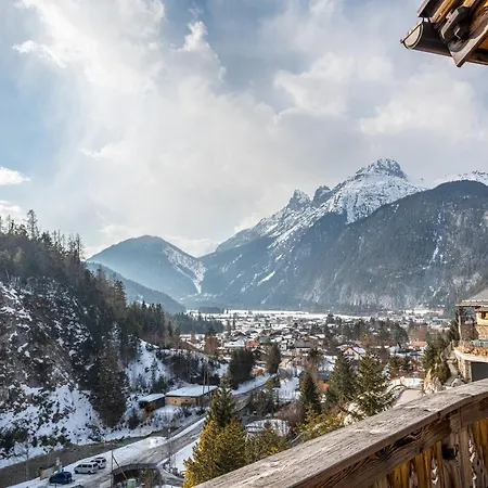 Mountain Chalet Karwendel Chalé *